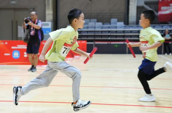 牛8速配 “京城武状元”青少年体能大赛开赛 近500小选手参加