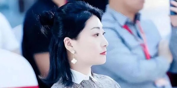 简配资 消失的宗馥莉又有猛料，被曝现身娃哈哈，此前带母亲、孩子在境外度假